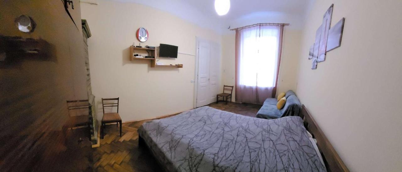 Зручна І Комфортна Квартира Недалеко Від Вокзалу І Центру Міста Lviv Eksteriør bilde
