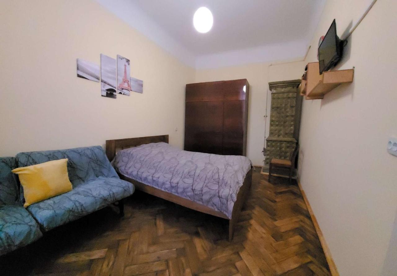 Зручна І Комфортна Квартира Недалеко Від Вокзалу І Центру Міста Lviv Eksteriør bilde